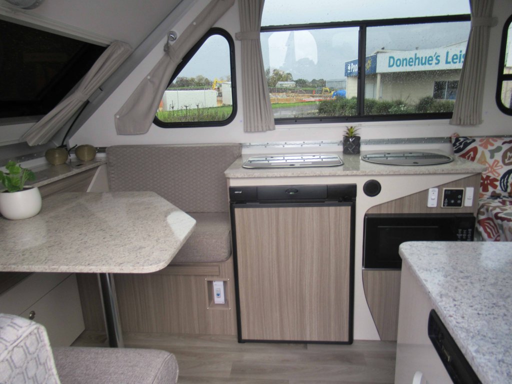 Donehues_Leisure_New_Avan_Cruiseliner_Adventure_Plus_Camper_Mt-Gambier_1235321-1024x768